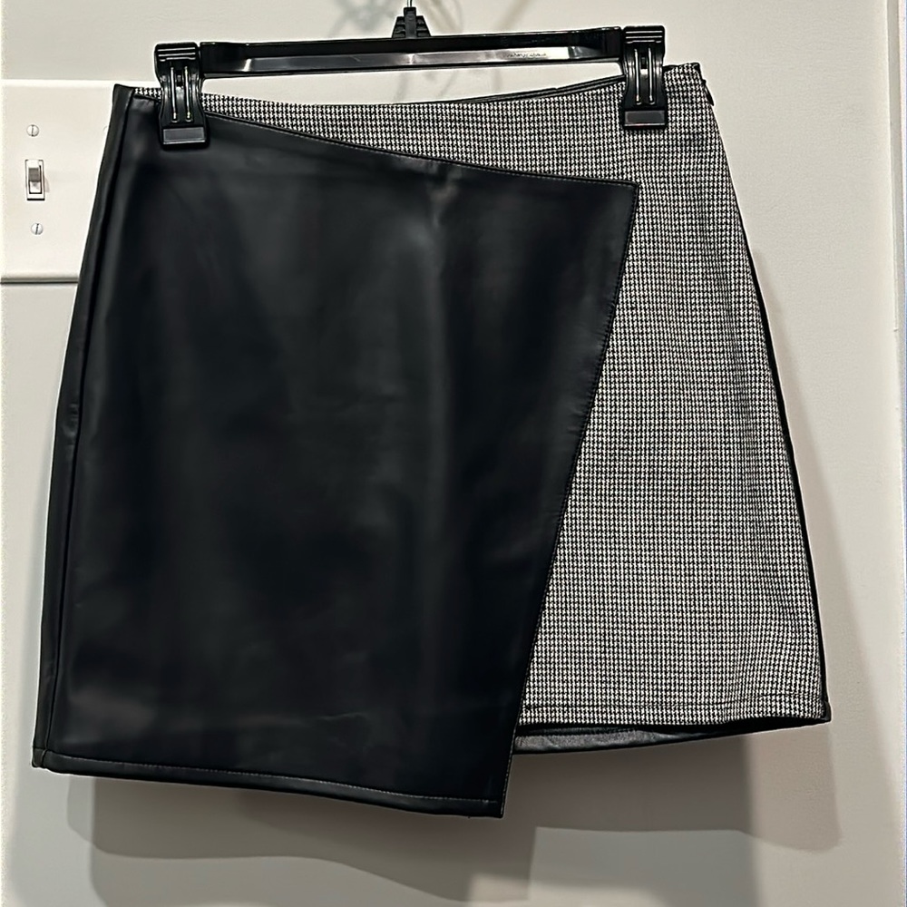 MNG pleather/houndstooth mini skirt